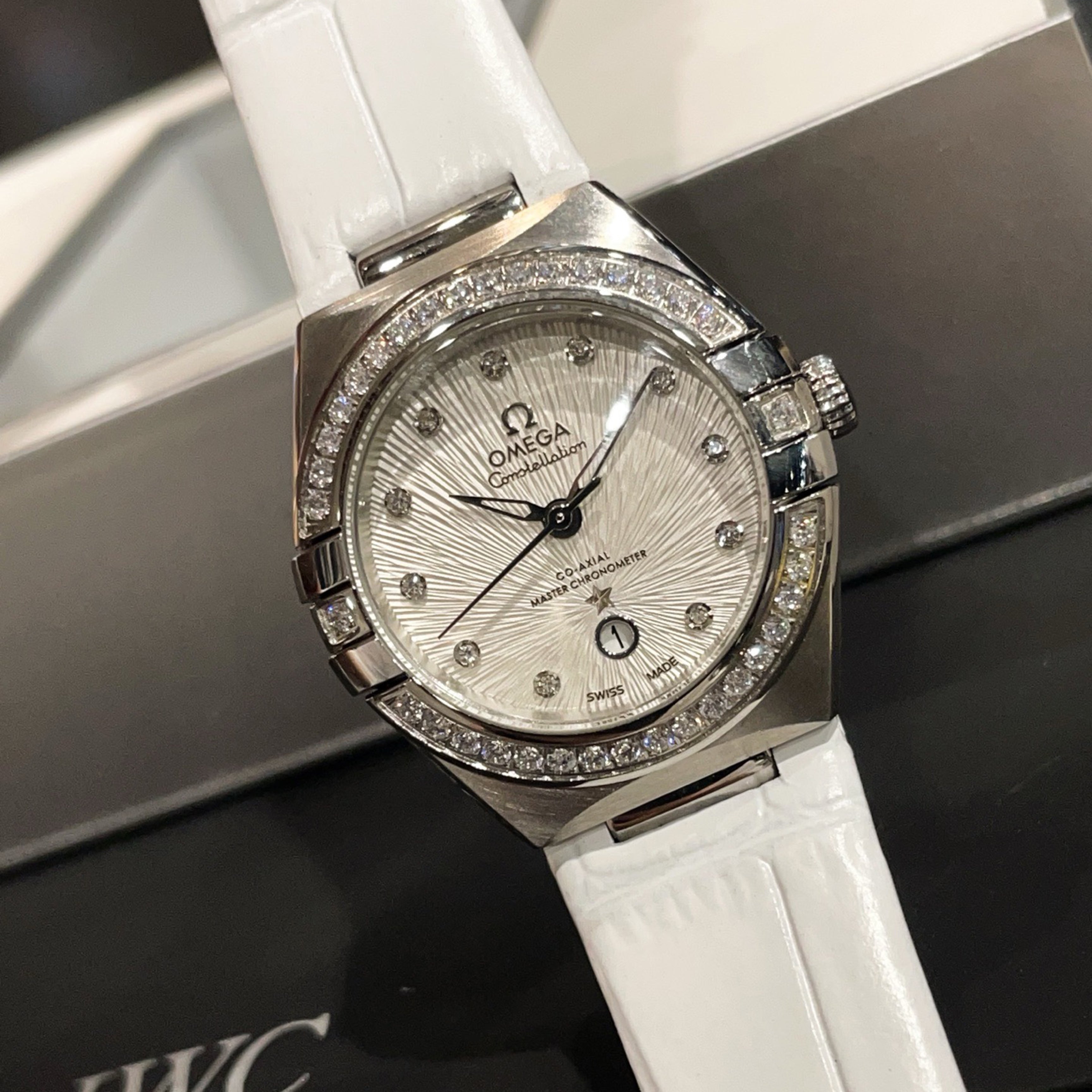 Omeg*- Fifth Generation Constellation Ladies' 29mm