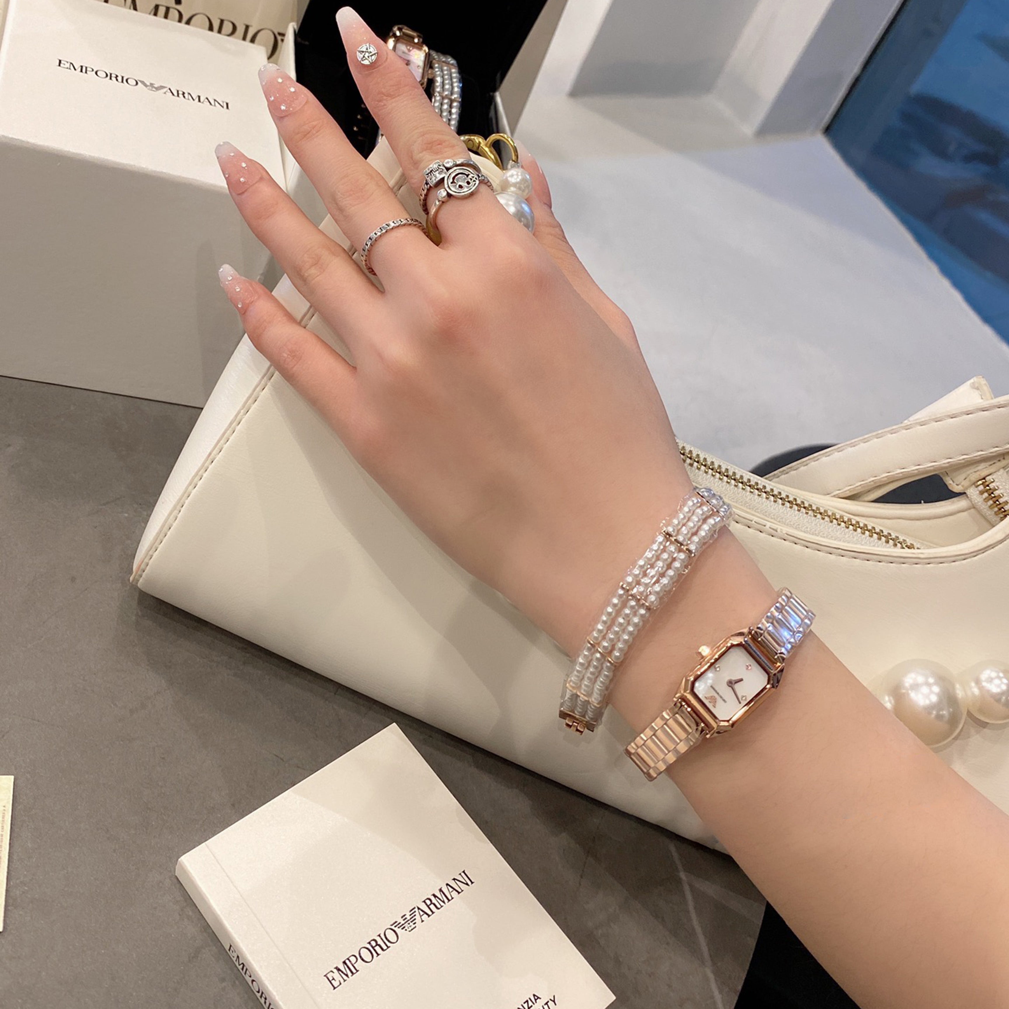 Arma*i Women's Set AR11323