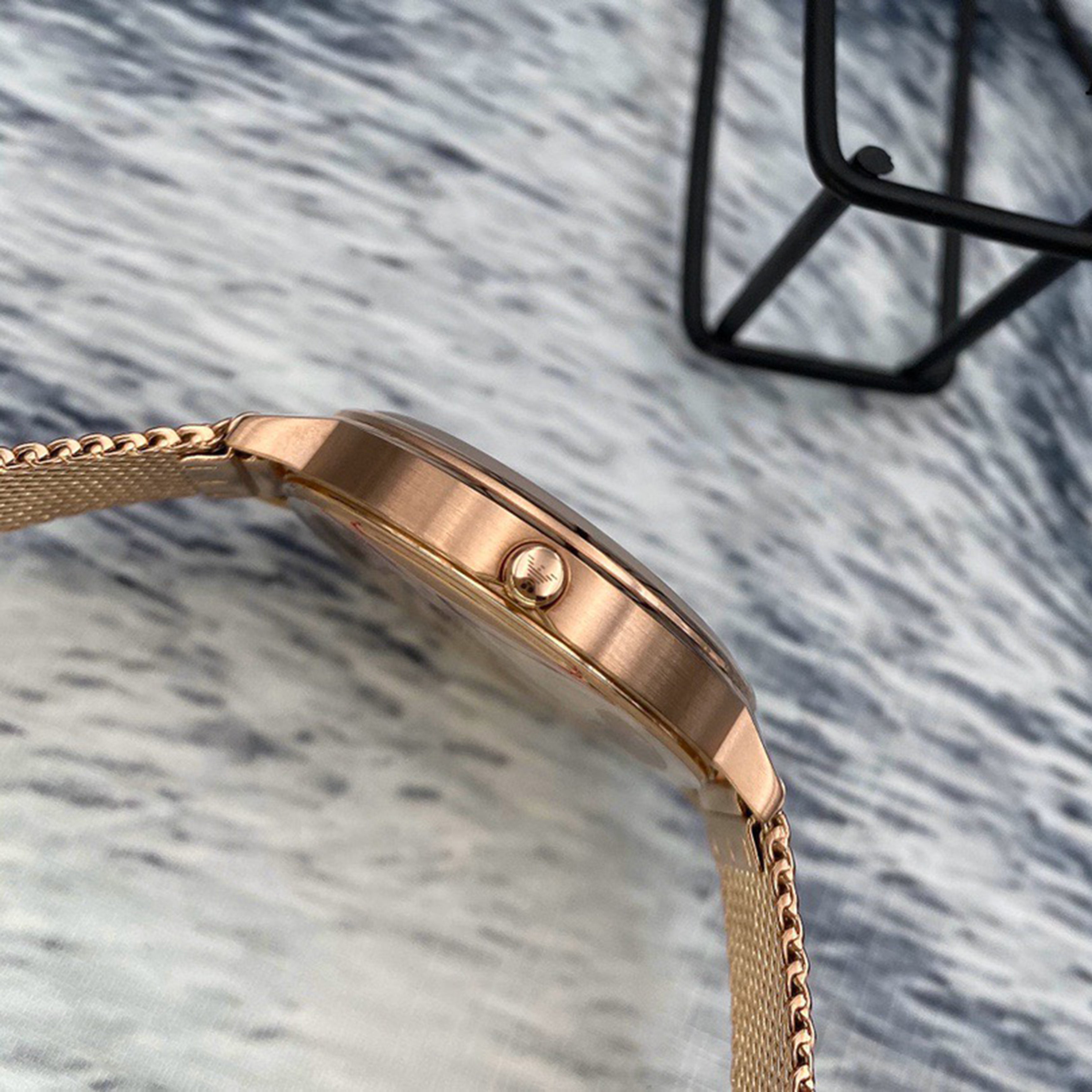 Arma*i - Model: AR11129 - Trendy Fashion Classic Women's Quartz Watch