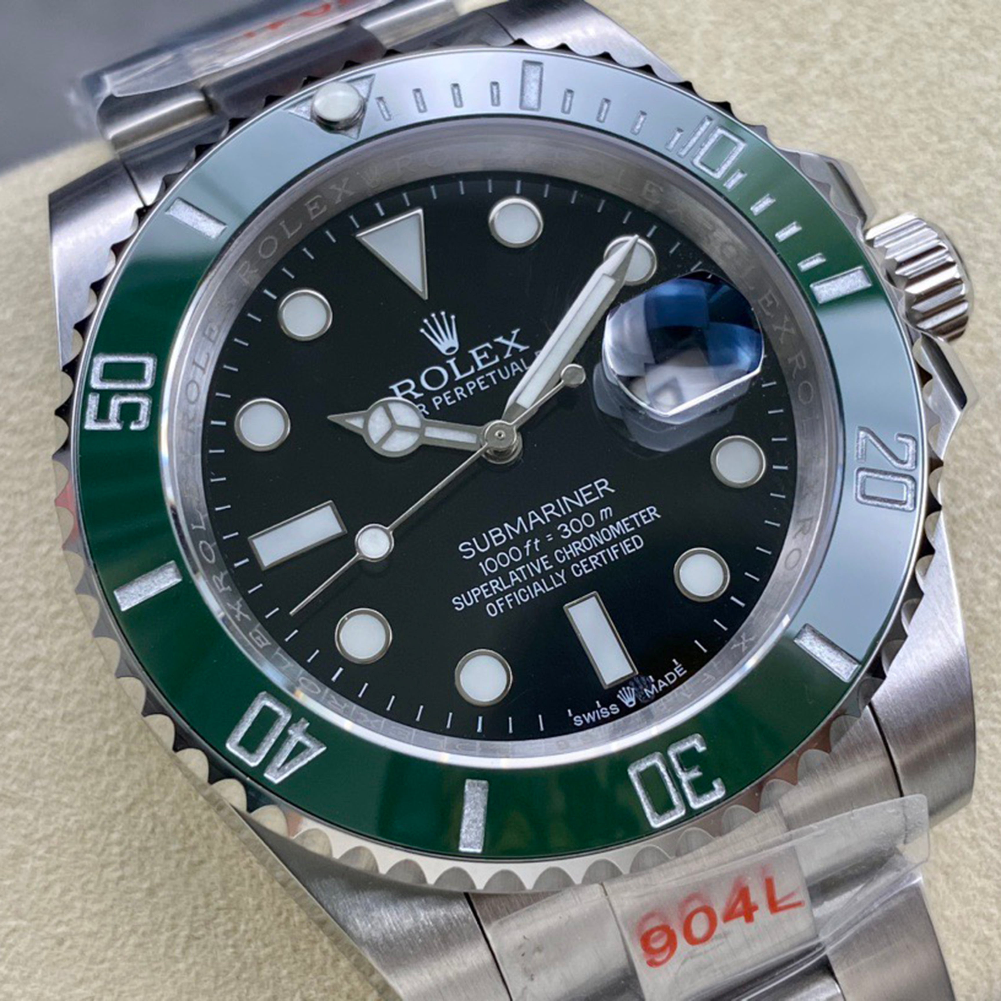 Rol*x - New Green Submariner
