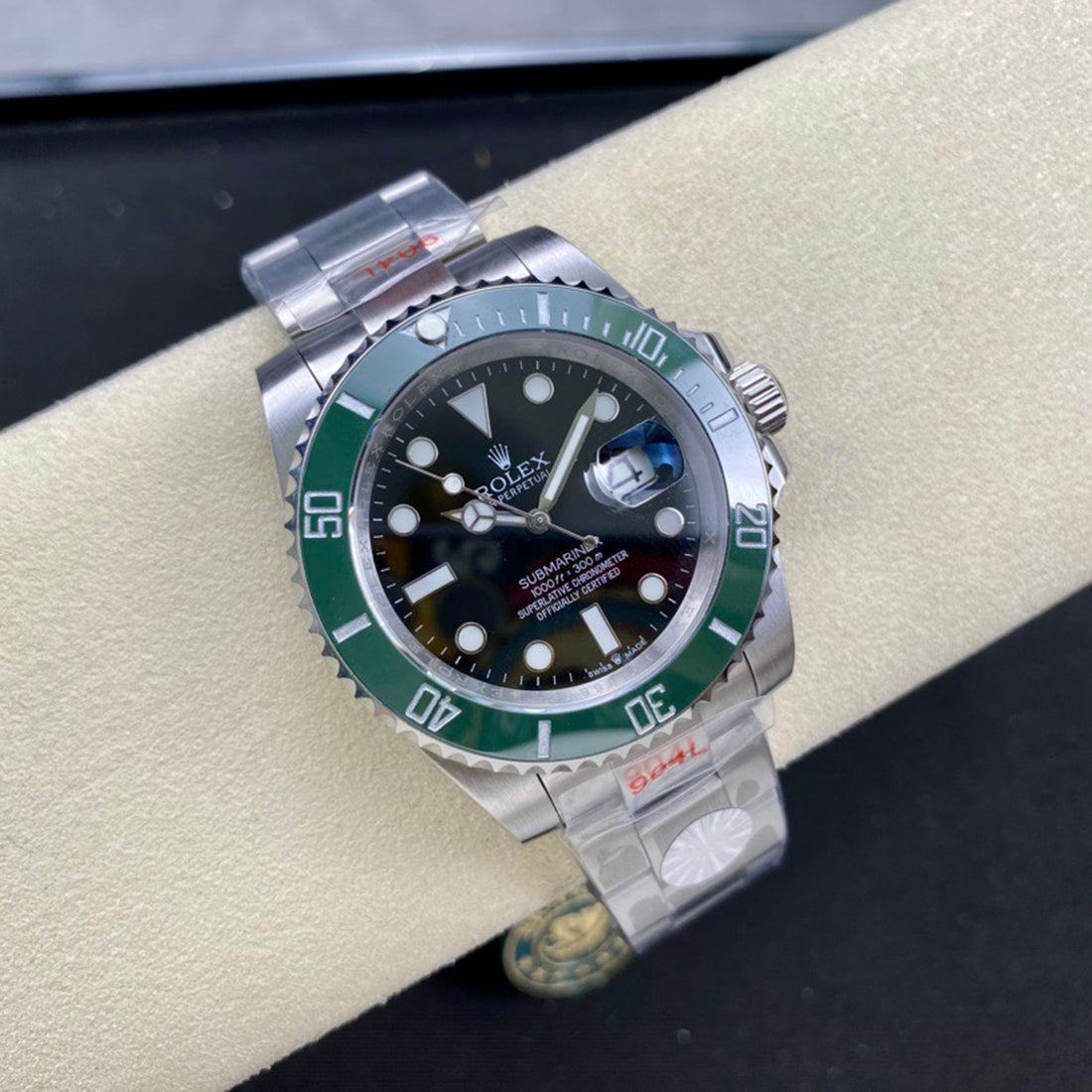 Rol*x - New Green Submariner