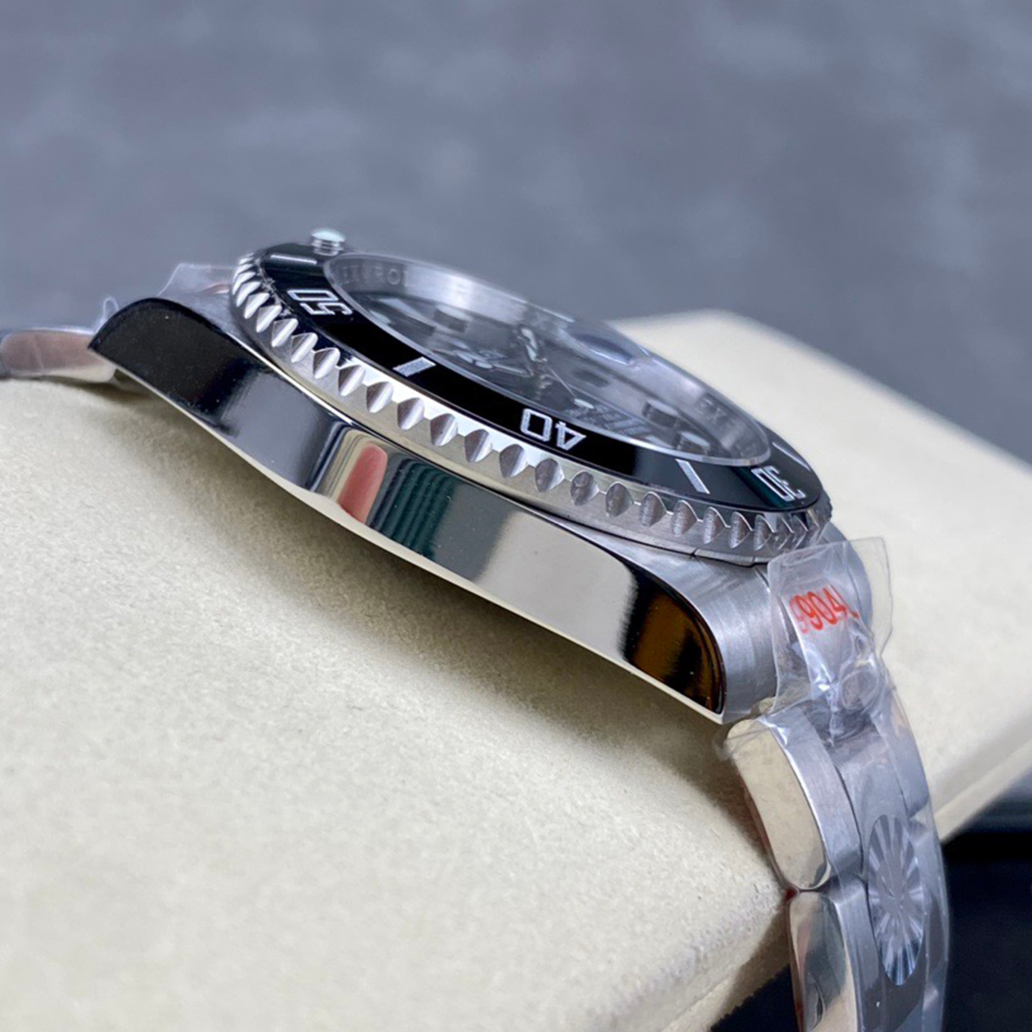 Rol*x - New Green Submariner