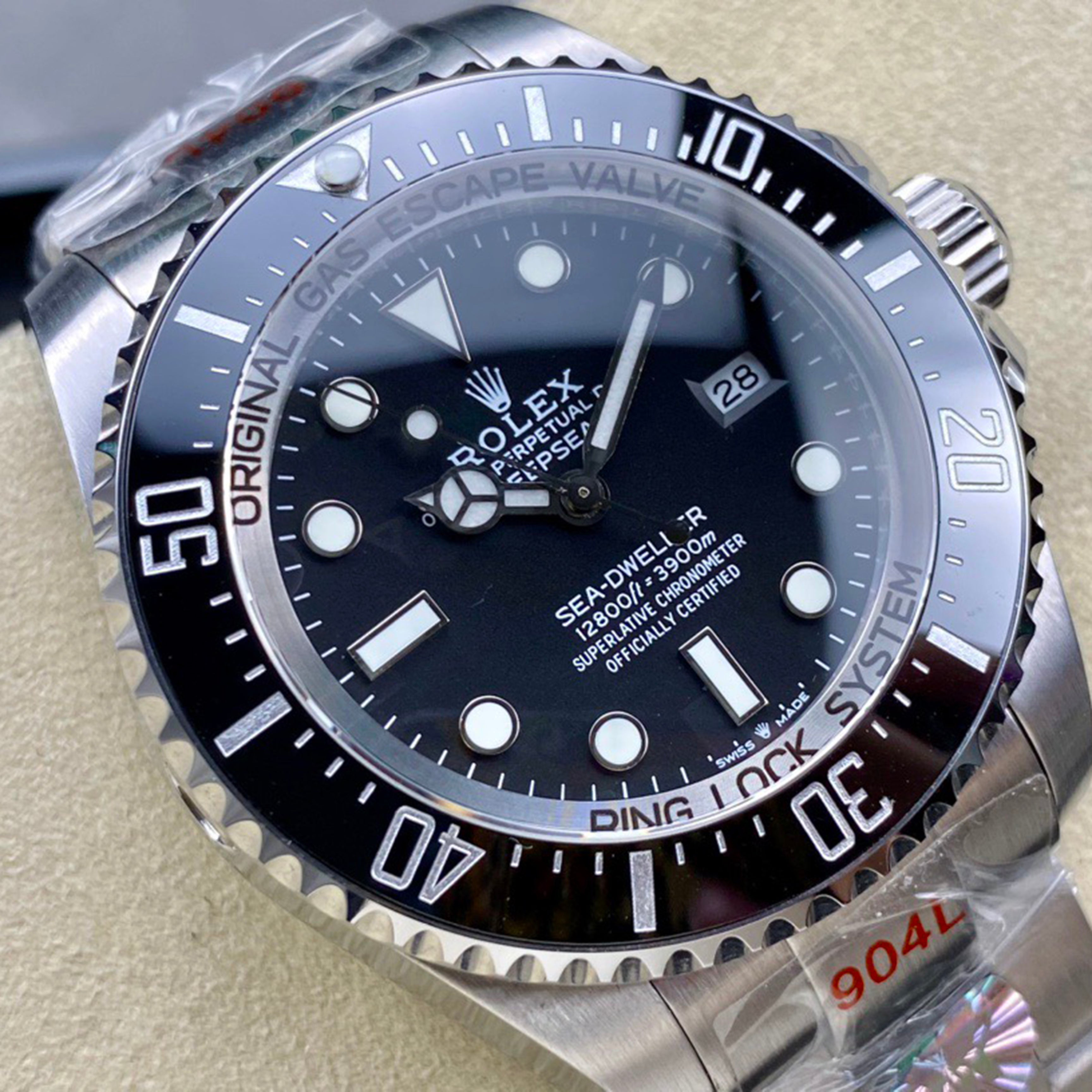 Rol*x SEA Sea-Dweller, Gradient Sea-Dweller, Non-Date Sea-Dweller, Deepsea Model, 44mm Oversized Men's Watch