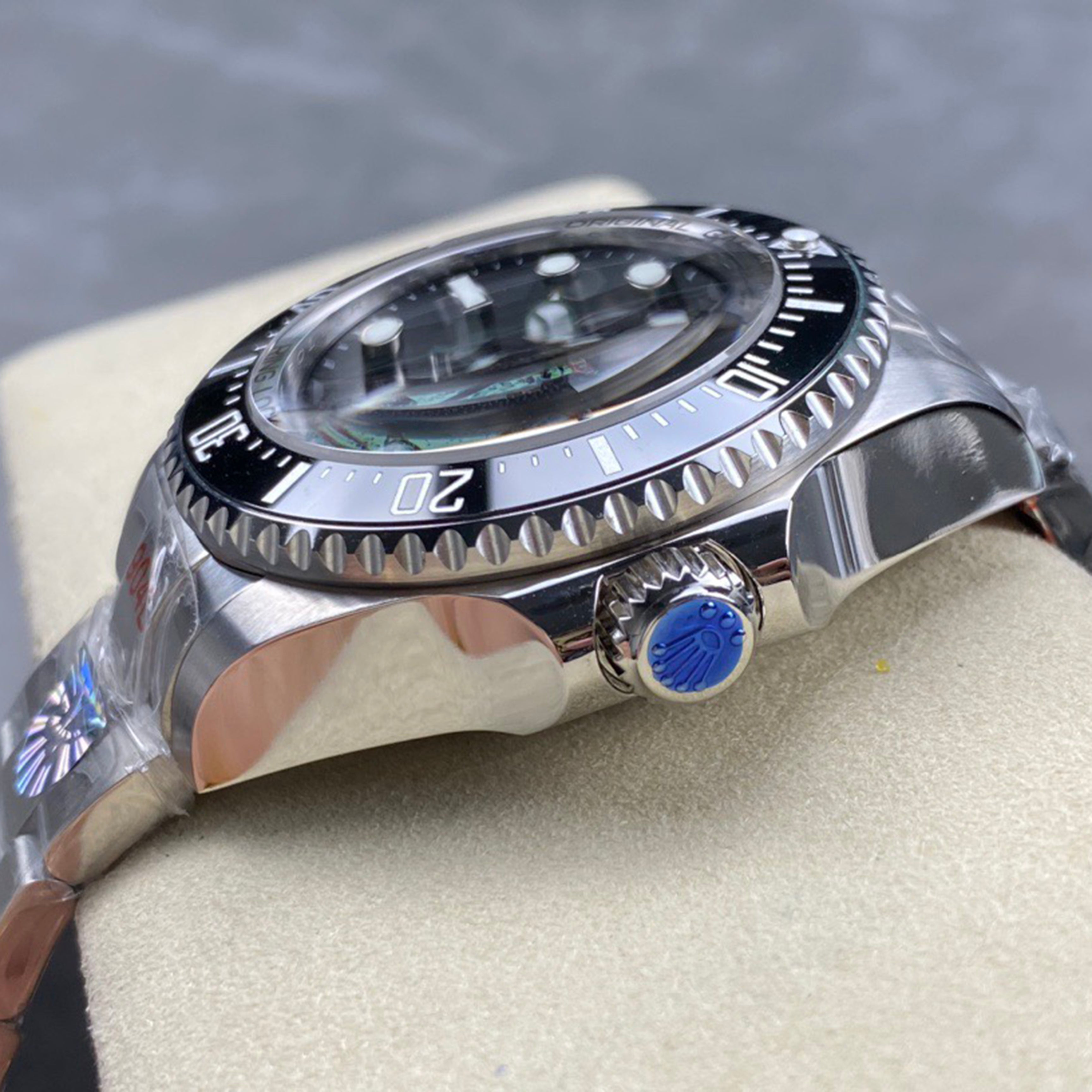 Rol*x SEA Sea-Dweller, Gradient Sea-Dweller, Non-Date Sea-Dweller, Deepsea Model, 44mm Oversized Men's Watch