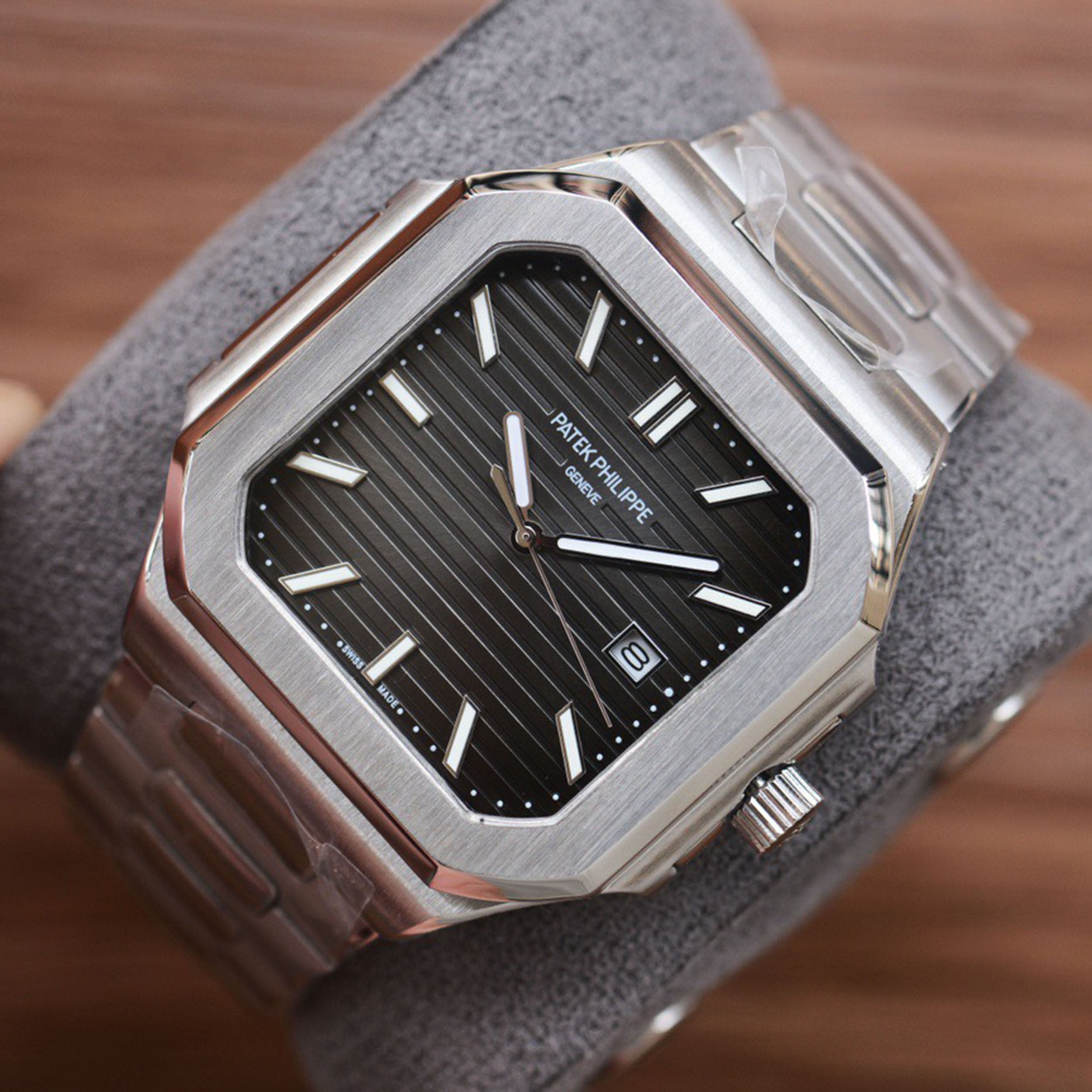 Pat*k Philippe - New Series CUBITUS 5821 Watch