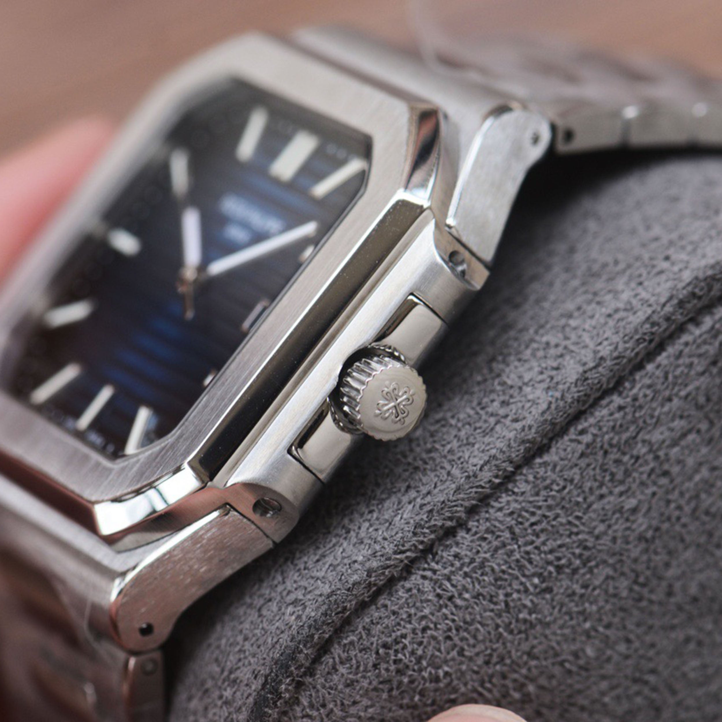 Pat*k Philippe - New Series CUBITUS 5821 Watch