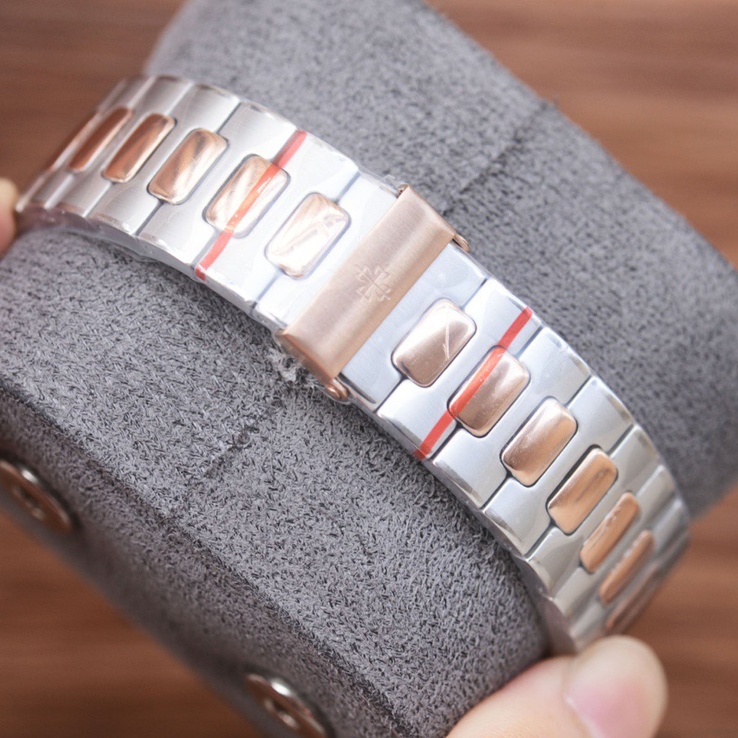 Pat*k Philippe - New Series CUBITUS 5821 Watch