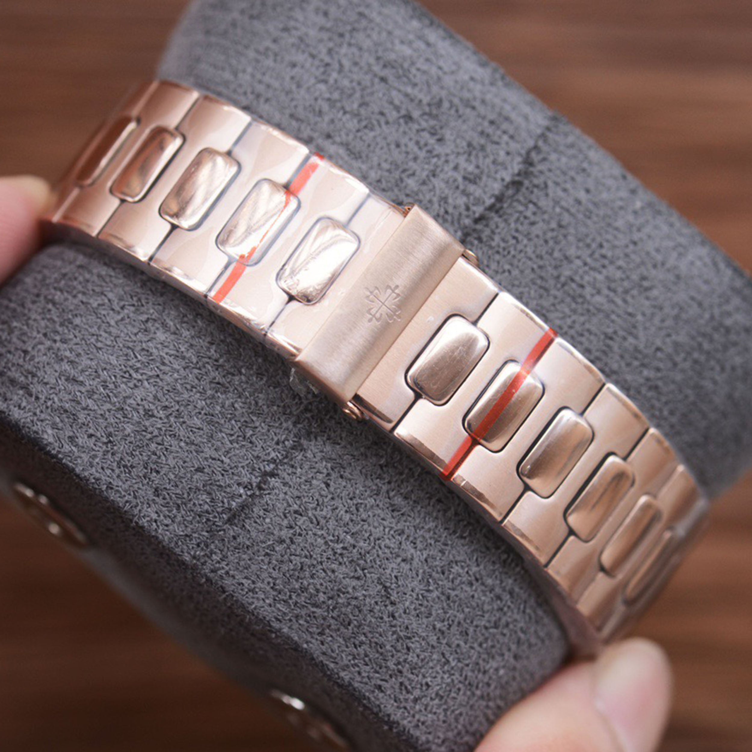 Pat*k Philippe - New Series CUBITUS 5821 Watch