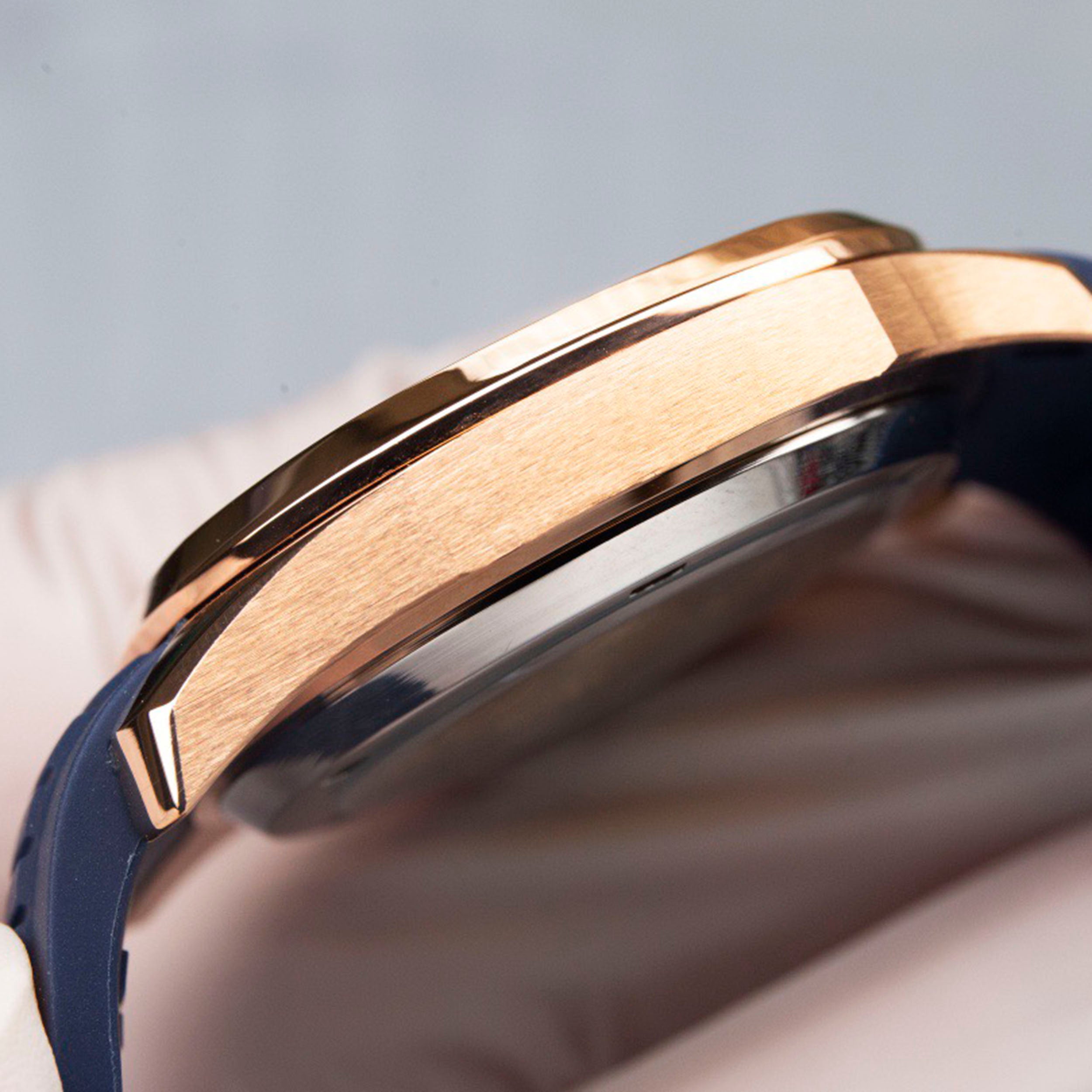 Pat*k Philippe - Popular “Hand Grenade” Men's Watch