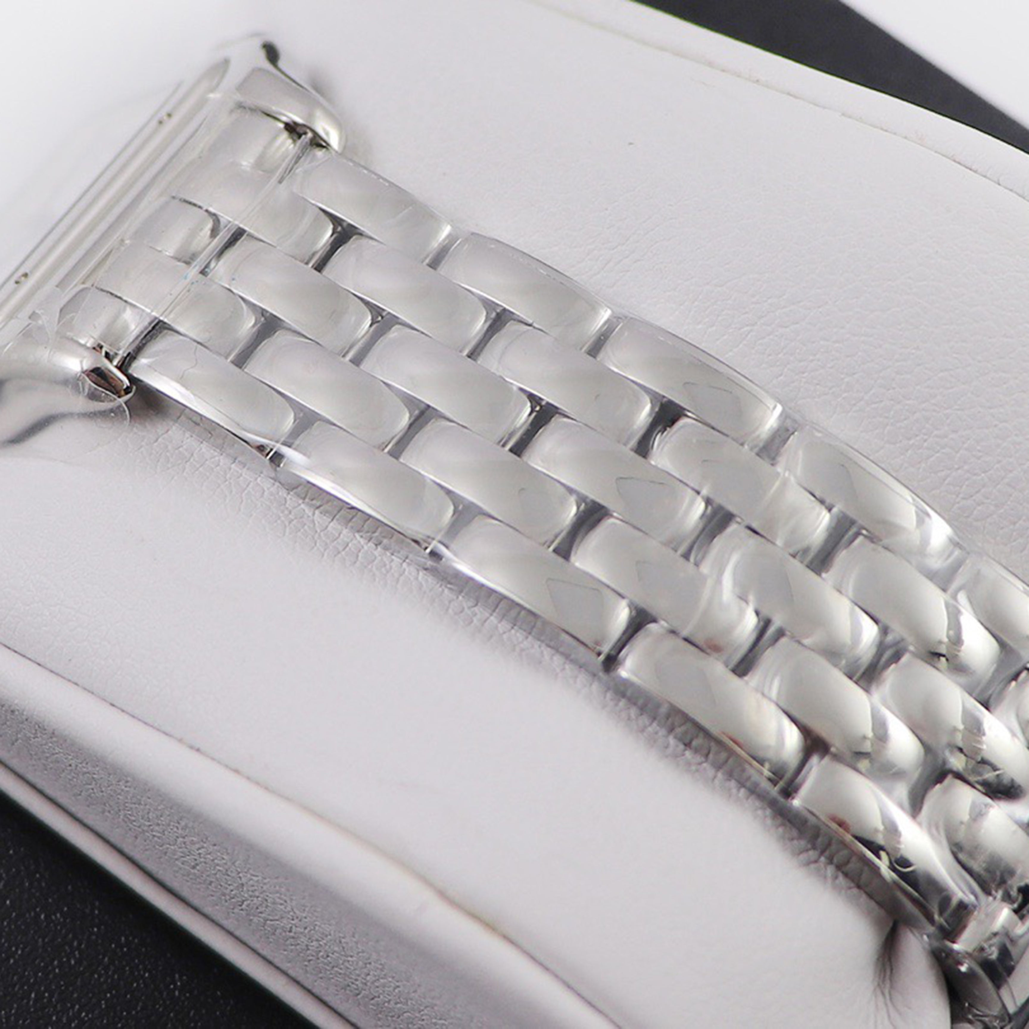 Carti*r Panthère Watch