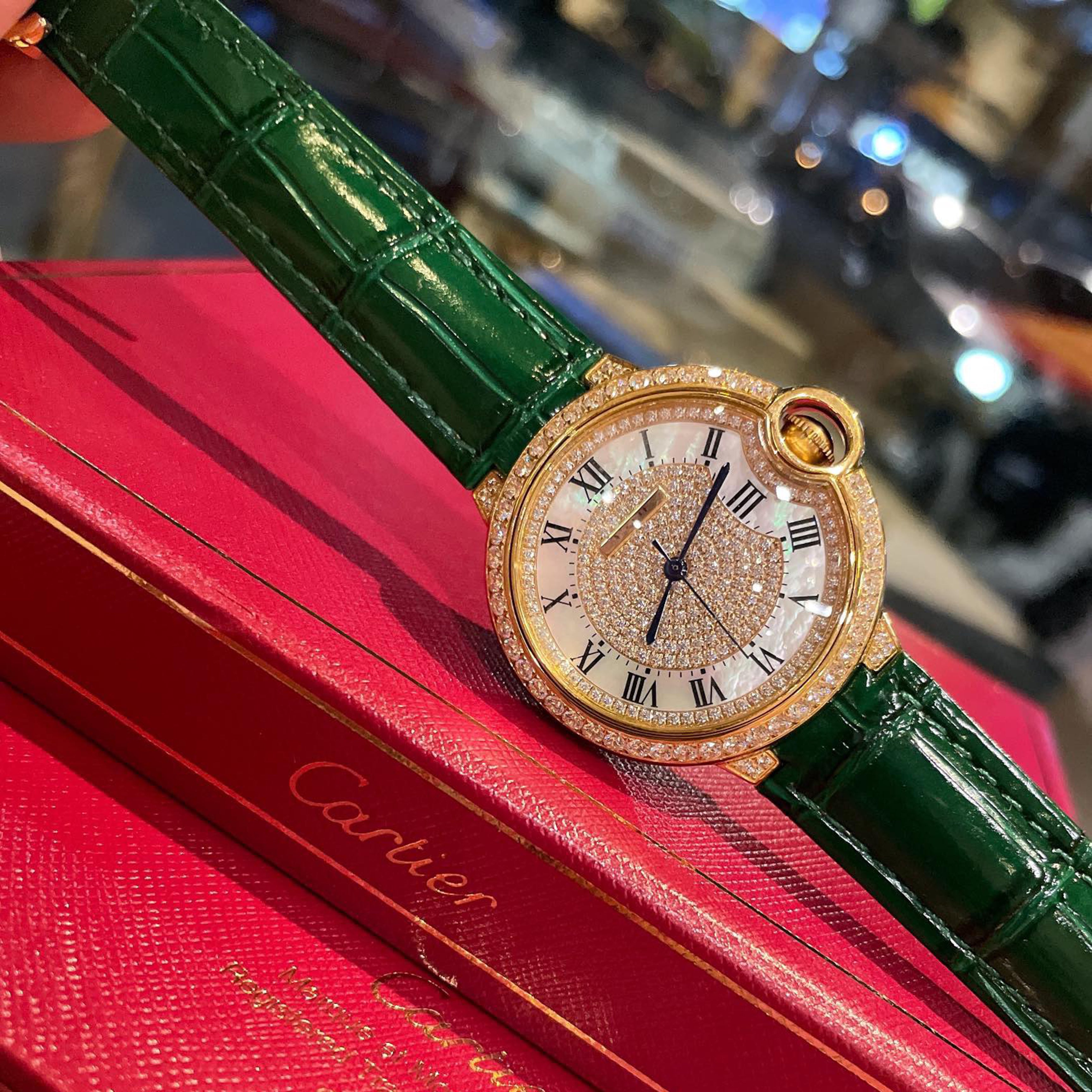 Carti*r Diamond-Set Ladies Watch