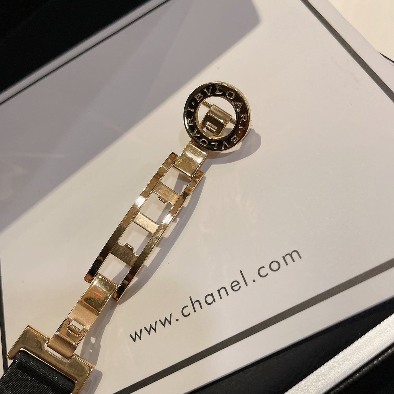 Bvlga*i - Luxury Jewelry Collection Exquisite Timepiece