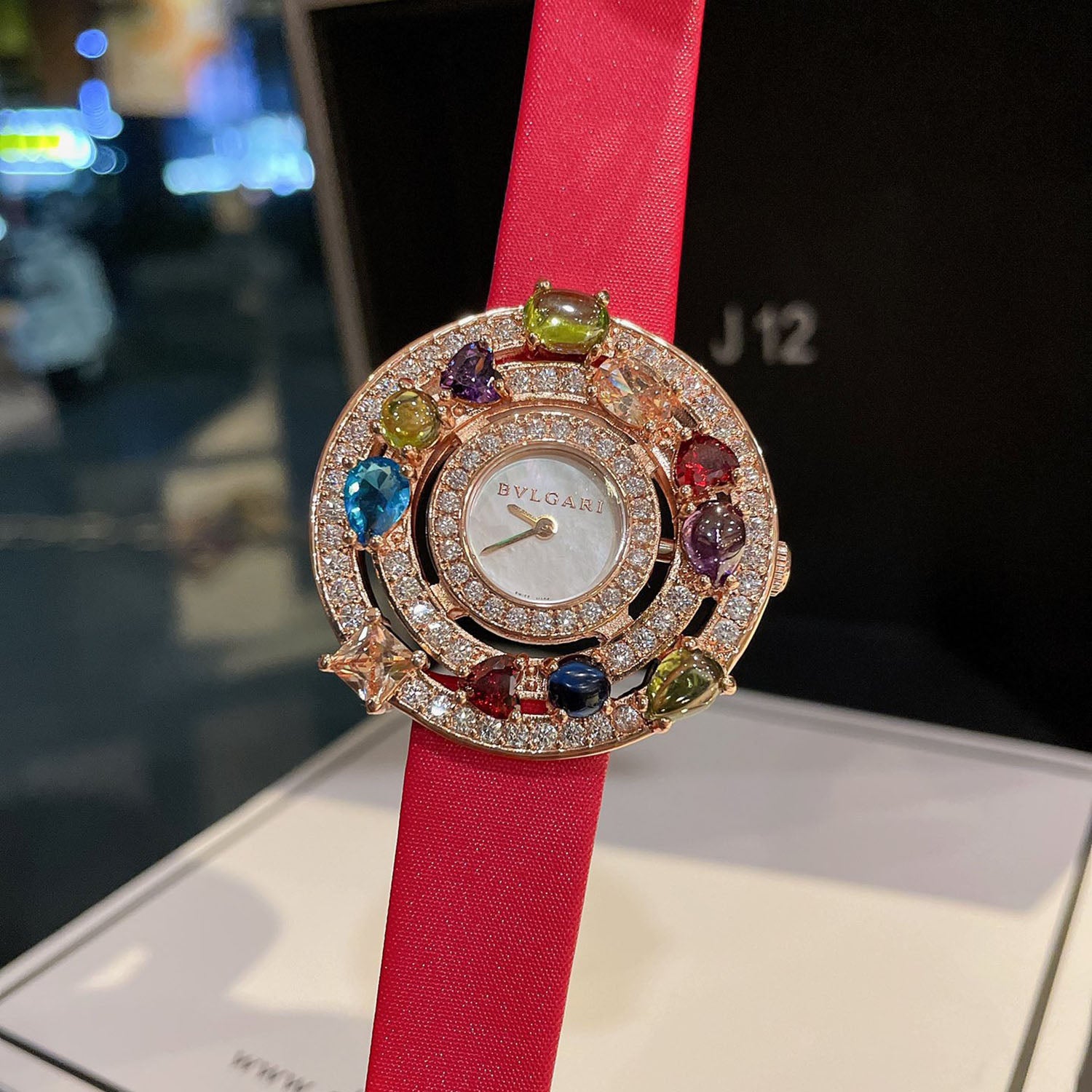 Bvlga*i - Luxury Jewelry Collection Exquisite Timepiece