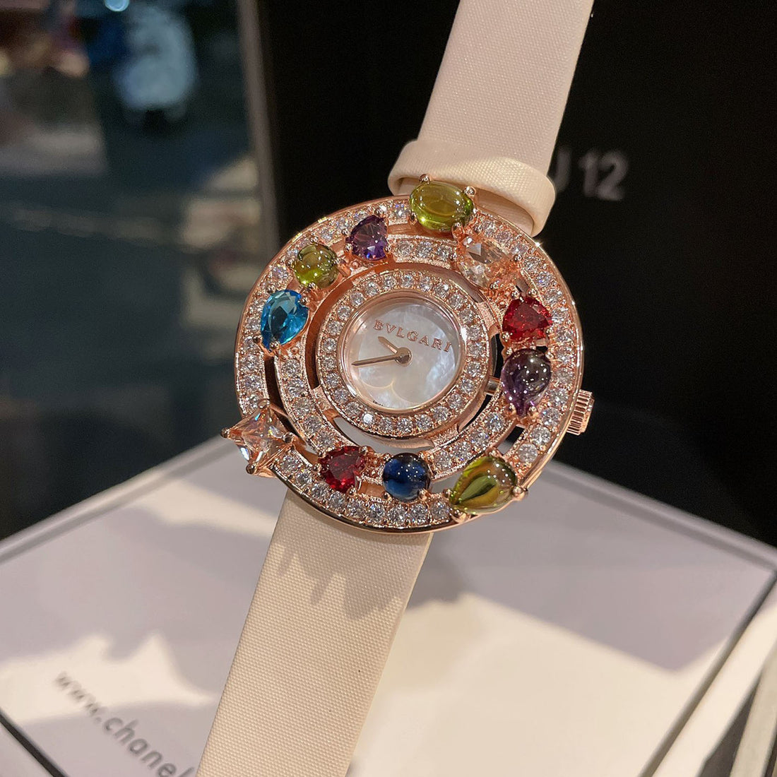 Bvlga*i - Luxury Jewelry Collection Exquisite Timepiece