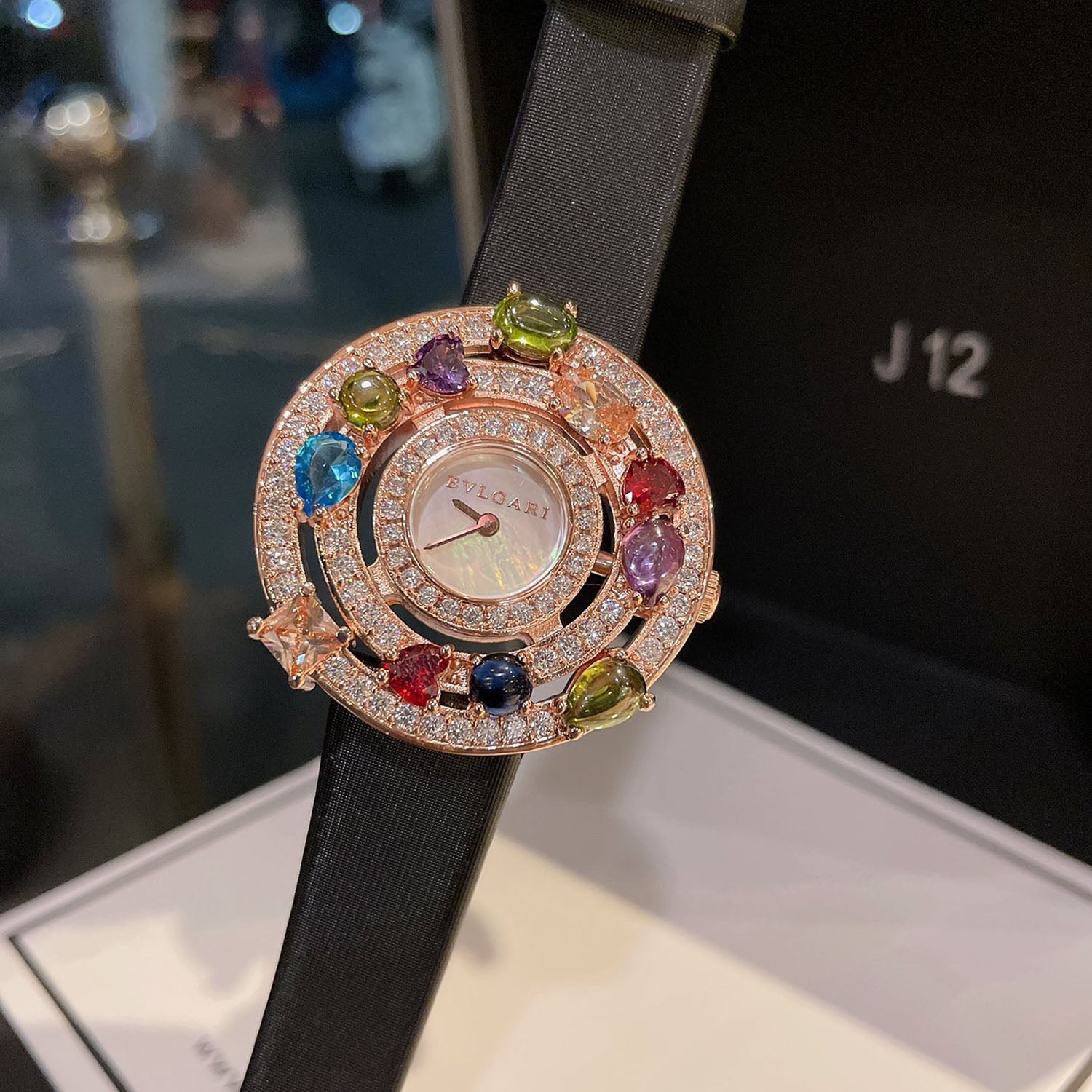 Bvlga*i - Luxury Jewelry Collection Exquisite Timepiece