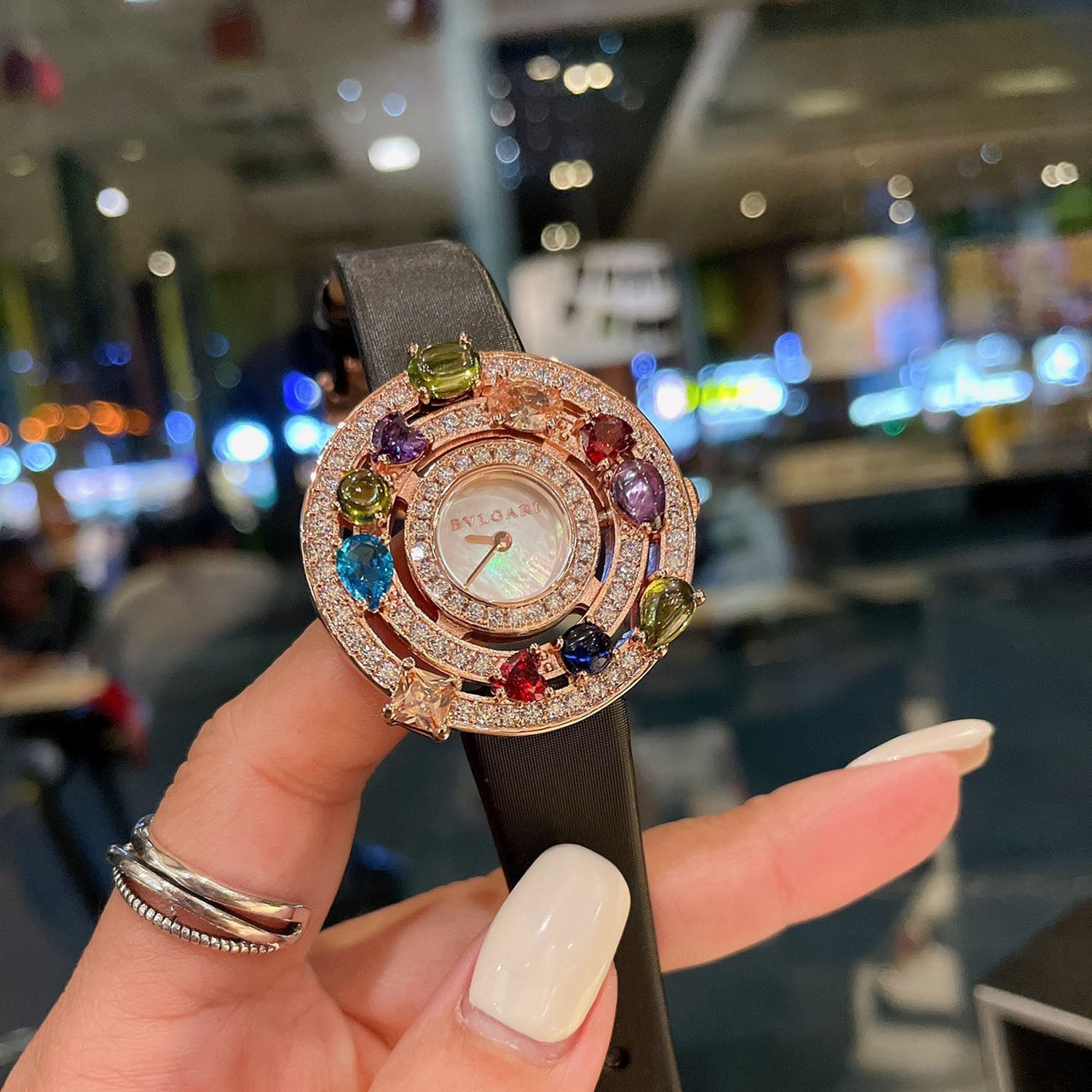 Bvlga*i - Luxury Jewelry Collection Exquisite Timepiece