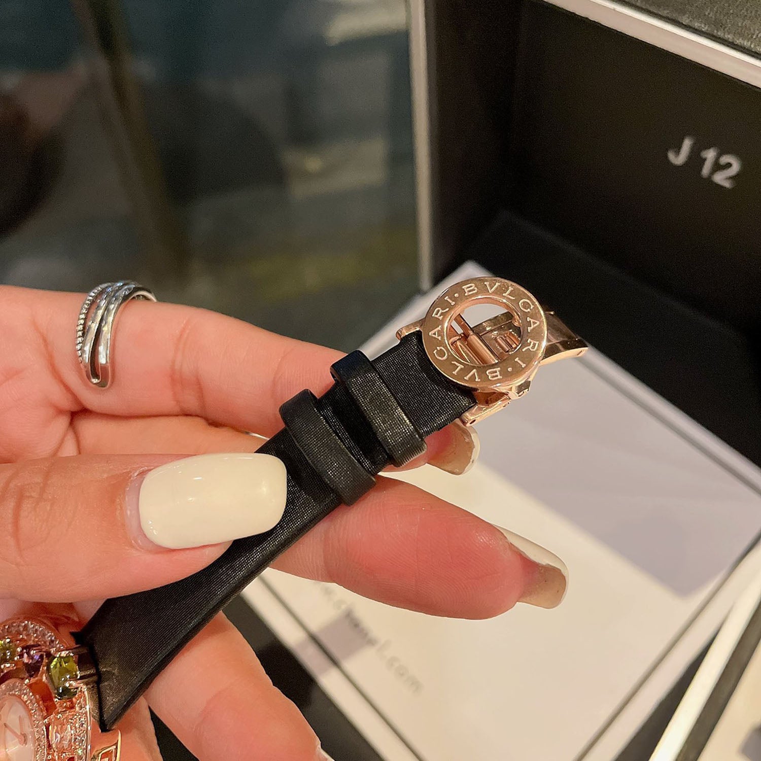 Bvlga*i - Luxury Jewelry Collection Exquisite Timepiece