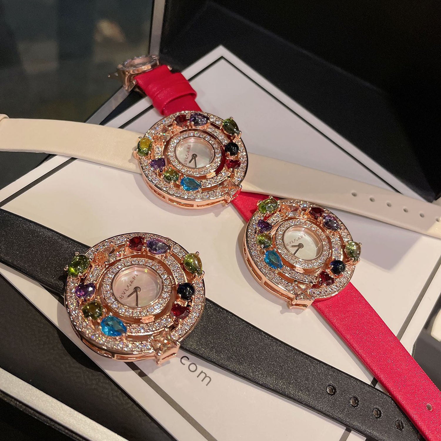 Bvlga*i - Luxury Jewelry Collection Exquisite Timepiece