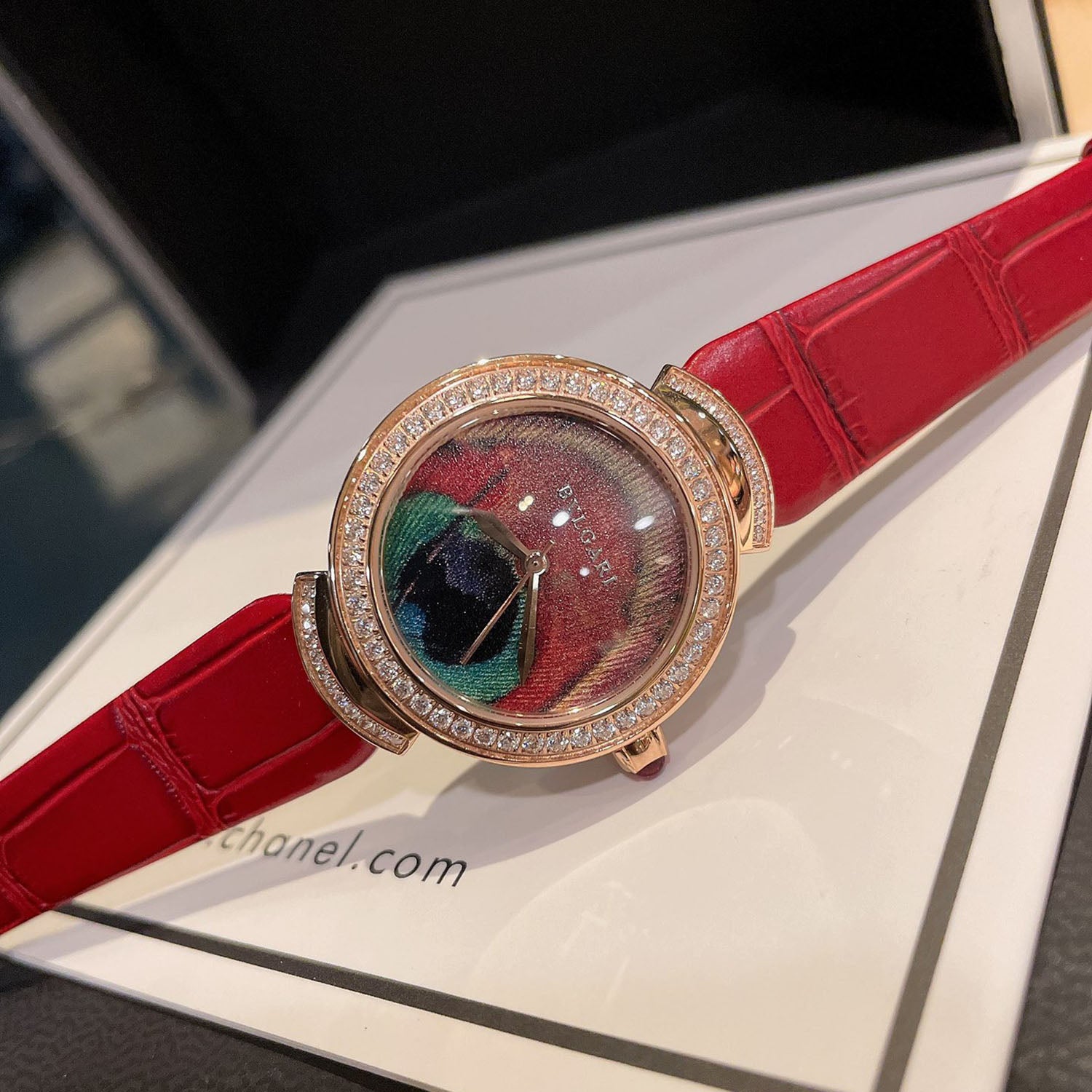 Bvlga*i - Luxury Jewelry Collection Exquisite Timepiece