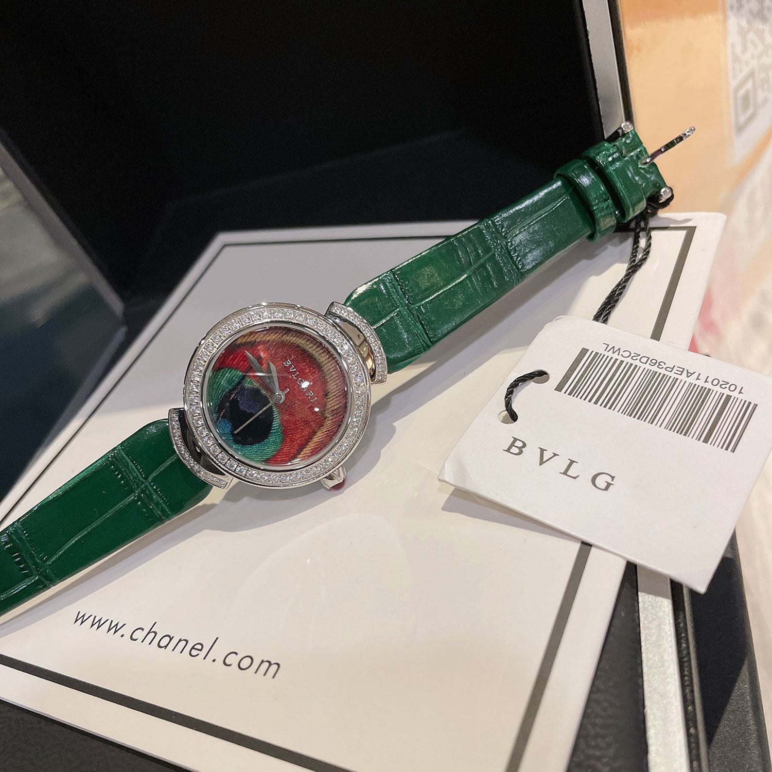 Bvlga*i - Luxury Jewelry Collection Exquisite Timepiece